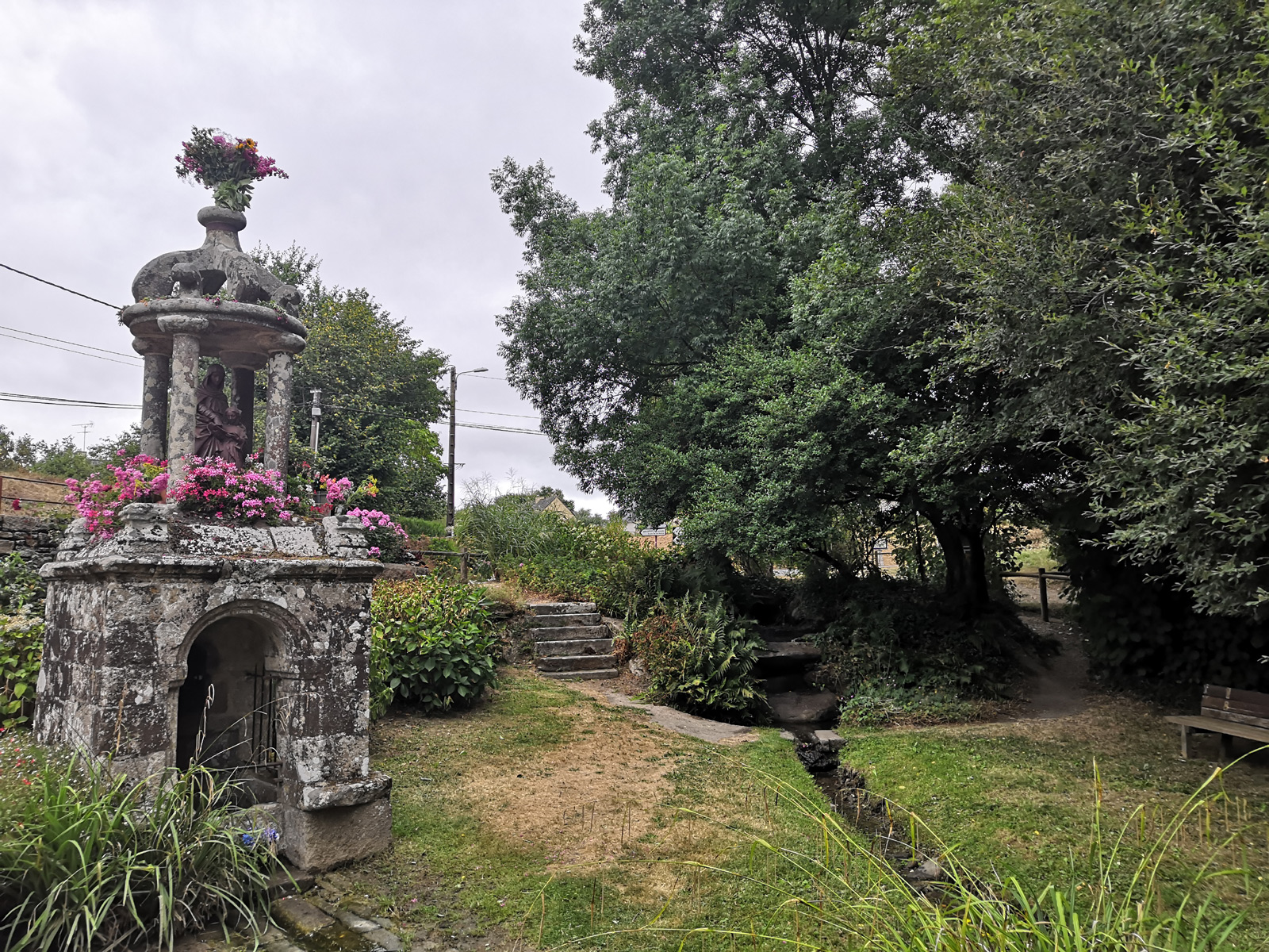 09-Fontaine-Sainte-Anne-Le-Guerno